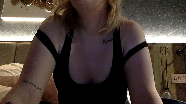 SydneyNoir online show from January 19, 8:18 am