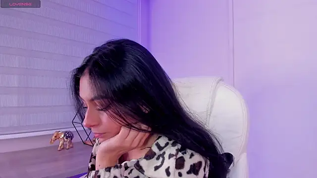 lilith petit  online show from April 21, 1:28 pm