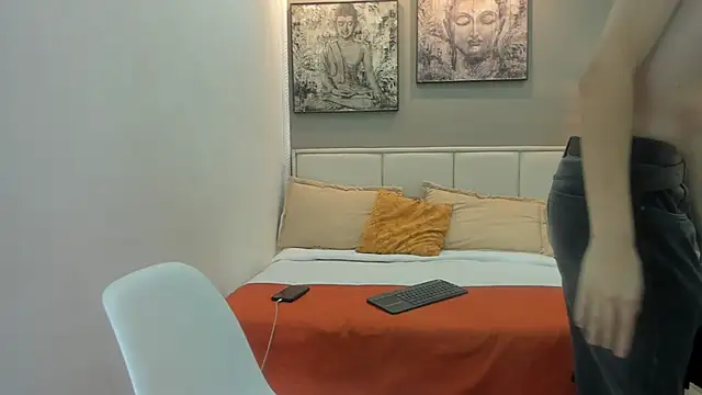 Snapshot of irvin_keyes chatting on February 25, 7:45 pm irvin keyes online show from February 25, 7:45 pm