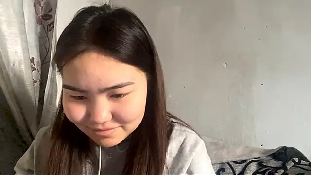 MollyAsian online show from January 14, 8:09 am