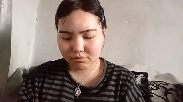 MollyAsian online show from February 16, 9:05 am