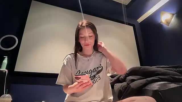 laurensmithhh online show from January 15, 8:01 pm