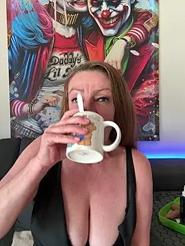 gabi-milf online show from March 5, 8:10 am