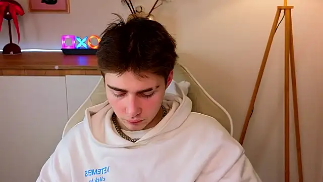 Snapshot of d3s_dn chatting on February 4, 4:18 am d3s dn online show from February 4, 4:18 am