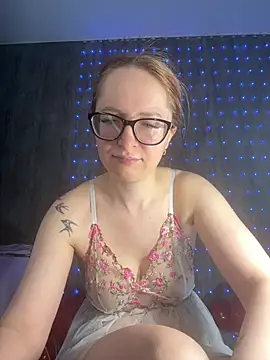 coy girl  online show from February 17, 11:18 am