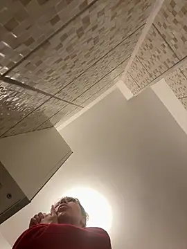 Missolevelvet online show from March 14, 8:20 am