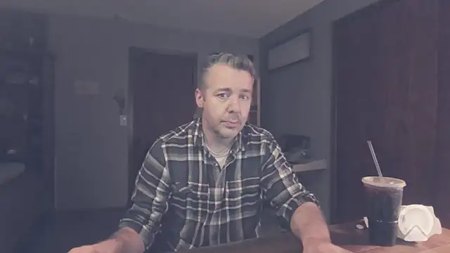 chrisw8140 online show from April 10, 3:56 am