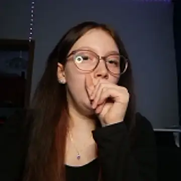 YoungLisaa18 online show from January 13, 3:06 pm