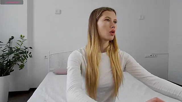 RachelWooods online show from January 16, 7:12 am