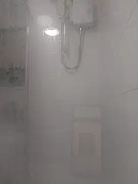 Snapshot of Stuey75 chatting on September 19, 2:35 am Stuey75 online show from September 19, 2:35 am