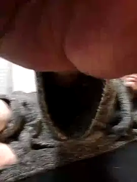 Snapshot of Stuey75 chatting on October 19, 5:19 am Stuey75 online show from October 19, 5:19 am