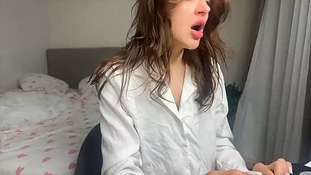 Miss MiaMIA online show from January 15, 4:28 am