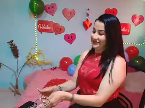 Snapshot of talia_mystic chatting on February 14, 1:30 pm talia mystic online show from February 14, 1:30 pm