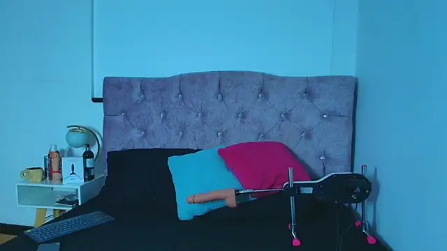 Ethan Briggs  online show from February 19, 3:46 am