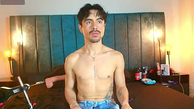 Ethan Briggs  online show from March 28, 3:50 am