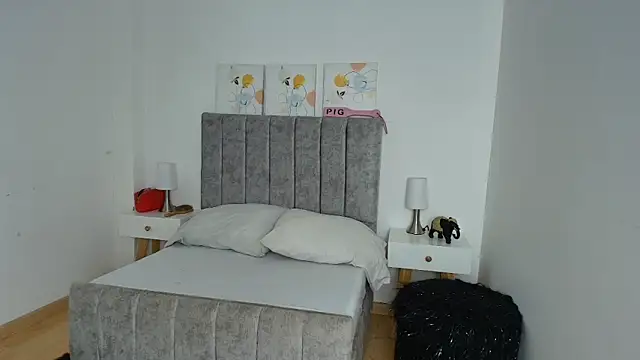 Lucy Carson  online show from January 14, 3:45 am