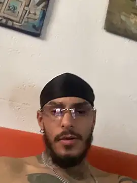 Snapshot of liyamjunior chatting on February 9, 4:22 pm liyamjunior online show from February 9, 4:22 pm