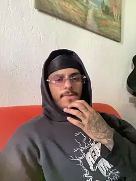 Snapshot of liyamjunior chatting on February 10, 4:11 pm liyamjunior online show from February 10, 4:11 pm