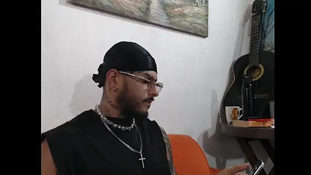 Snapshot of liyamjunior chatting on February 15, 5:09 pm liyamjunior online show from February 15, 5:09 pm