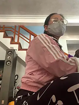 emgaisayhi online show from March 3, 1:45 am