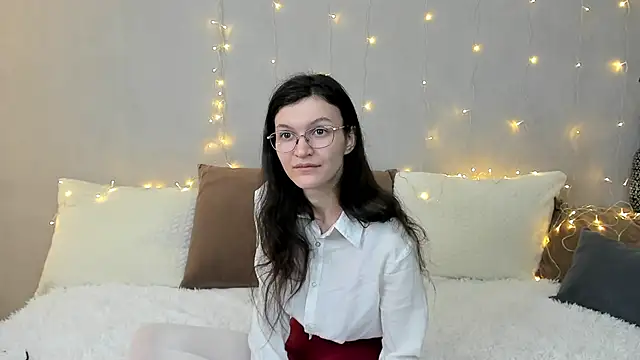 ThoraMarola online show from February 6, 5:01 am