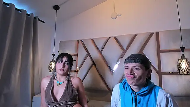 Snapshot of miaanddemian chatting on January 19, 12:20 pm miaanddemian online show from January 19, 12:20 pm