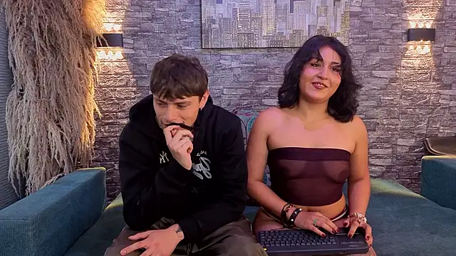 Snapshot of miaanddemian chatting on February 2, 12:15 pm miaanddemian online show from February 2, 12:15 pm