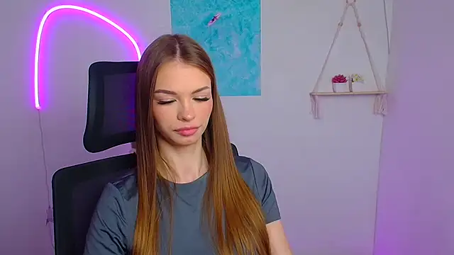 Lina Loveuu online show from April 14, 5:35 am