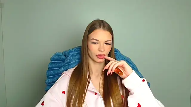 Lina Loveuu online show from April 18, 11:14 am