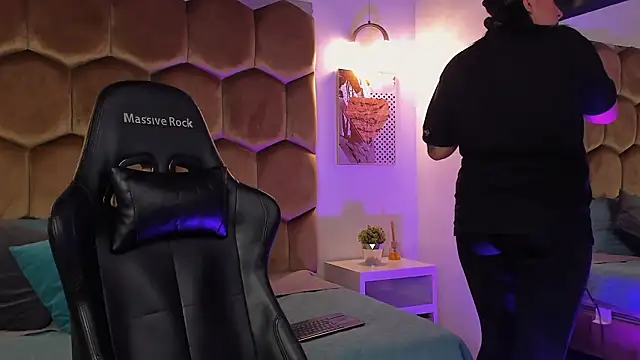 Mila laurent1 online show from February 3, 8:58 pm