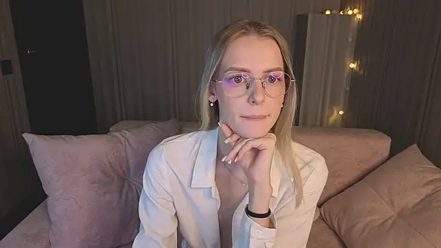 kittie like18 online show from February 4, 1:11 am