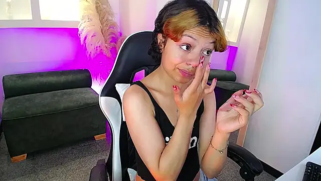 melodyy as online show from April 16, 1:01 pm