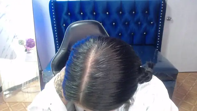 Snapshot of Candy_Rose_v chatting on February 19, 1:07 pm Candy Rose v online show from February 19, 1:07 pm