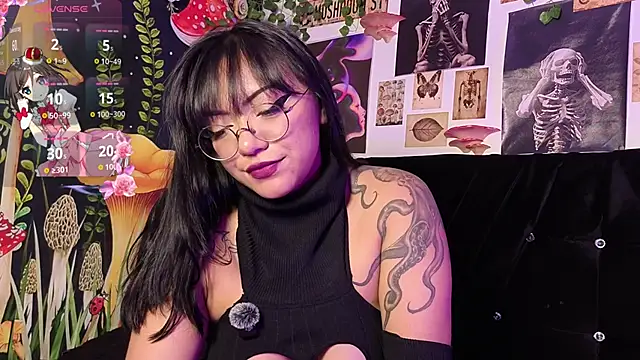 victoriia thompson online show from March 2, 8:37 pm