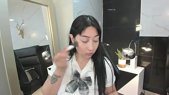 KomiCatt online show from April 22, 12:50 pm