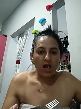 Snapshot of Luna_seductora12 chatting on March 4, 1:33 am Luna seductora12 online show from March 4, 1:33 am