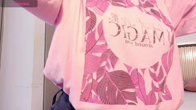 Scarlet Vixen  online show from March 3, 1:28 pm