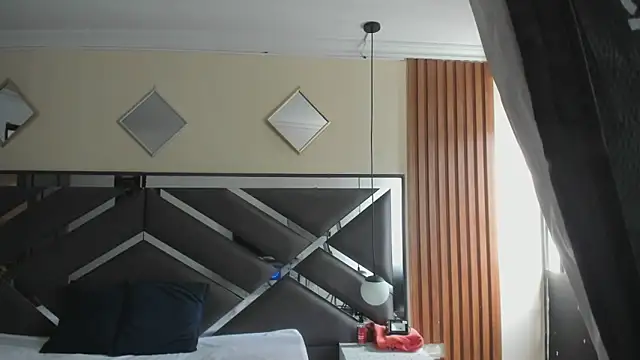 Ambarross  online show from March 27, 1:33 pm