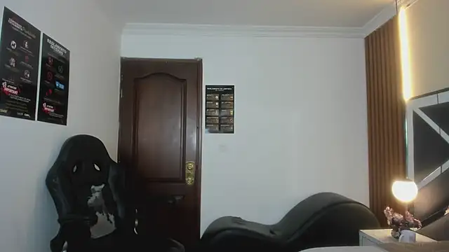 Ambarross  online show from April 21, 2:01 pm