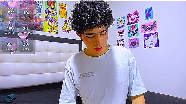 Snapshot of LuanRush_ chatting on February 27, 2:00 am LuanRush online show from February 27, 2:00 am