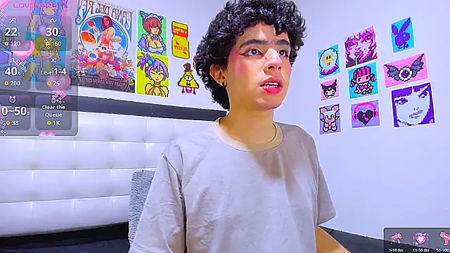 Snapshot of LuanRush_ chatting on February 28, 2:01 am LuanRush online show from February 28, 2:01 am