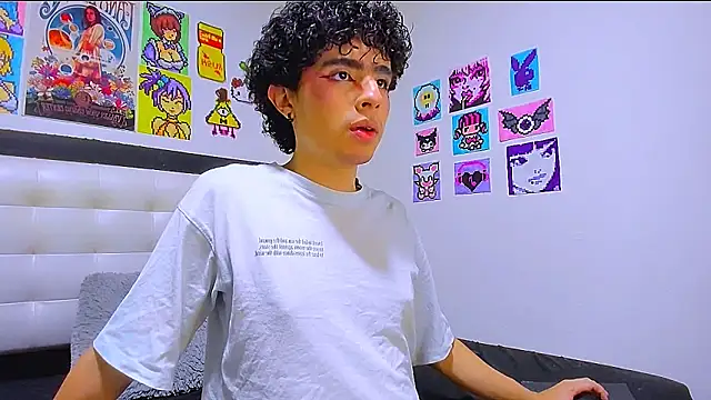 Snapshot of LuanRush_ chatting on March 3, 3:01 am LuanRush online show from March 3, 3:01 am