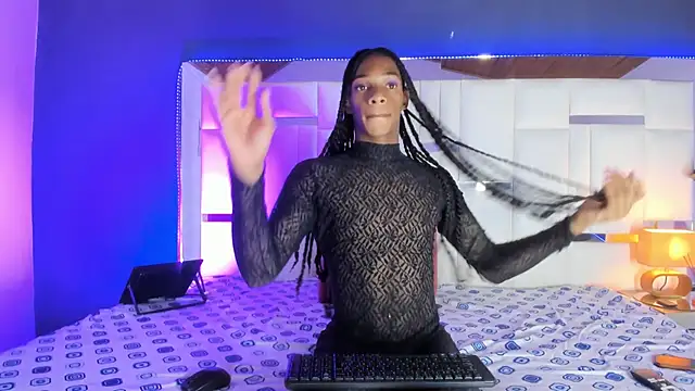 Hilaryguzman online show from January 15, 1:59 pm