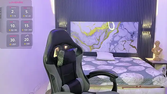 Amelia Lopez24 online show from April 12, 6:35 pm