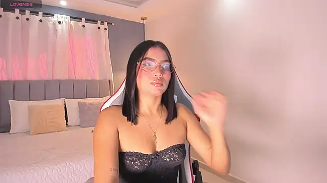valentina Noa online show from June 2, 12:40 pm