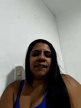 Snapshot of Zeyllyjhonson chatting on February 22, 4:13 am Zeyllyjhonson online show from February 22, 4:13 am