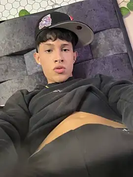 Snapshot of Adam_hottie chatting on February 11, 1:32 am Adam hottie online show from February 11, 1:32 am