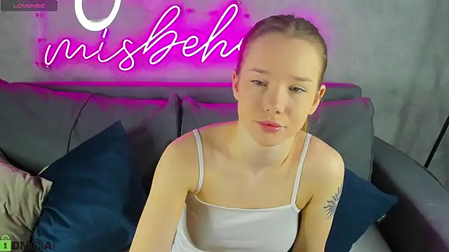 Nicole Vasquez online show from April 21, 1:07 am