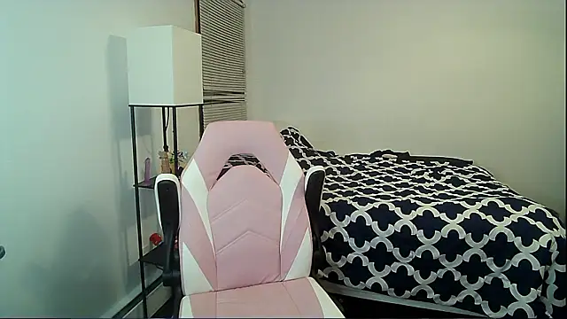 VanFairy526 online show from March 10, 9:36 am