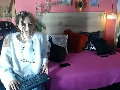 maria Turner1 online show from April 19, 8:57 am